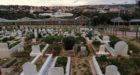 سلطات مليلية المحتلة تدفن جثّة مغربية عالقة