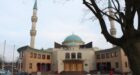هولندا.. السلطات تغلق جميع المساجد ودور العبادة لمواجهة تفشّي كورونا