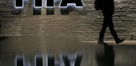 كورونا يجبر “فيفا” على تأجيل بطولتي كأس عالم
