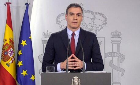 بسبب مشاكل زوجته.. رئيس وزراء إسبانيا يجمد أنشطته السياسية ويفكر في الاستقالة