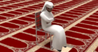 شاهدوا بالفيديو  .. اختراع لم يطبق ولا يوجد كرسي مخفي للصلاة في جامع الإمام بقطر