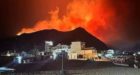 حريق مخيف يلتهم الغابات بالجزائر والنيران على مقربة من المناطق المأهولة