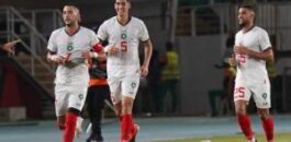 كأس إفريقيا.. المنتخب المغربي يعبر لدور الثمن في الصدارة ويهدي التأهل لكوت ديفوار(فيديو)