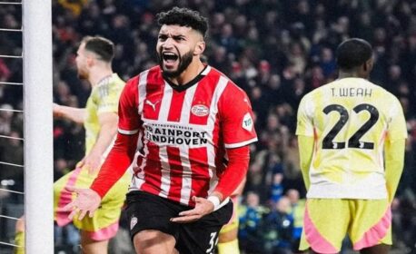النجمان المغربيان إسماعيل صيباري وصهيب درويش يشاركان في فوز فريقهم بالدوري الهولندي